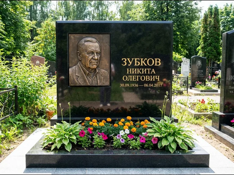 Памятник с барельефом — выполненная работа 19 в Ярославле