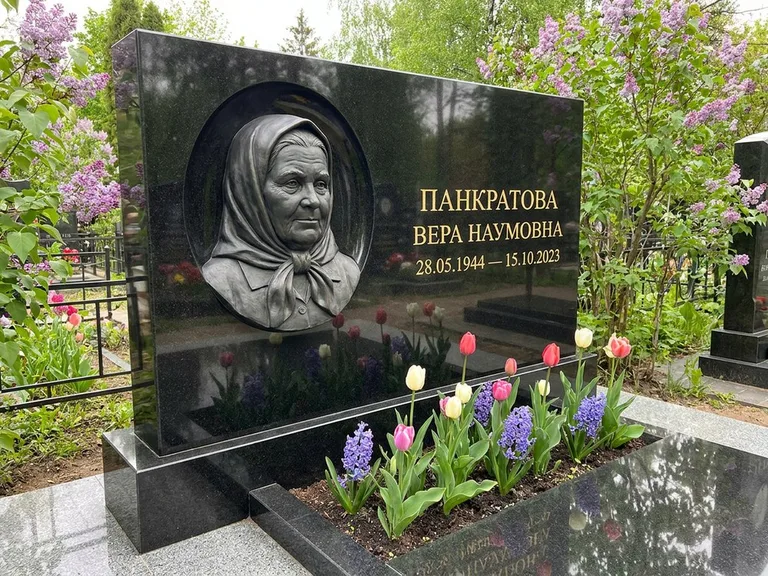Памятник с барельефом — выполненная работа 26 в Ярославле