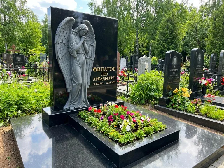 Памятник с барельефом — выполненная работа 31 в Ярославле