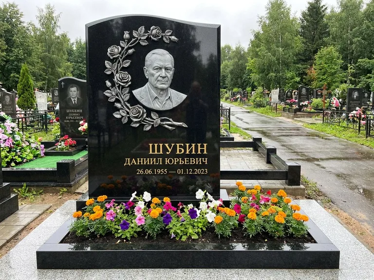 Памятник с барельефом — выполненная работа 34 в Ярославле
