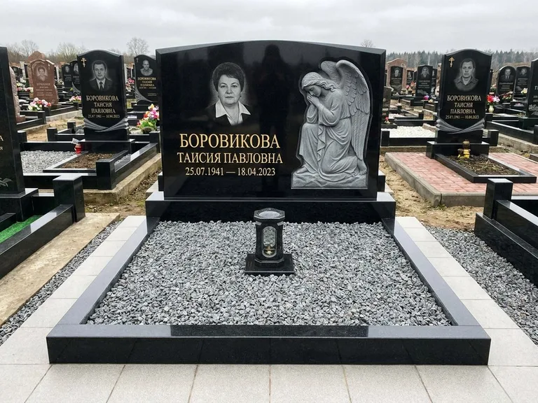 Памятник с барельефом — выполненная работа 38 в Ярославле