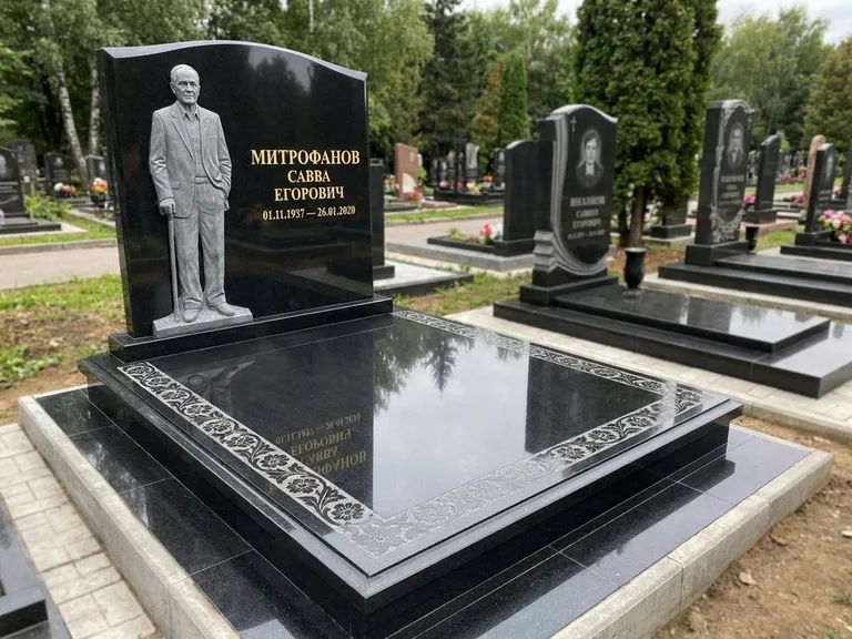 Памятник с барельефом — выполненная работа 48 в Ярославле