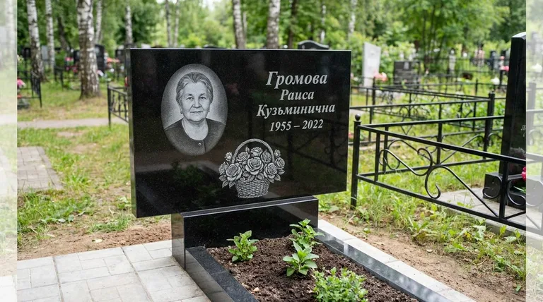 Памятник с гравировкой роз — выполненная работа «Громова» в Ярославле