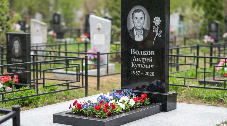 Памятник с гравировкой роз — выполненная работа «Волков» в Ярославле
