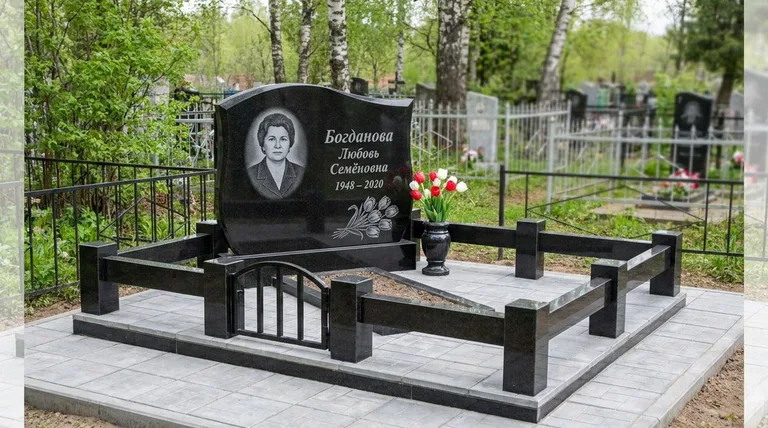 Памятник с гравировкой тюльпанов — выполненная работа «Богданова» в Ярославле