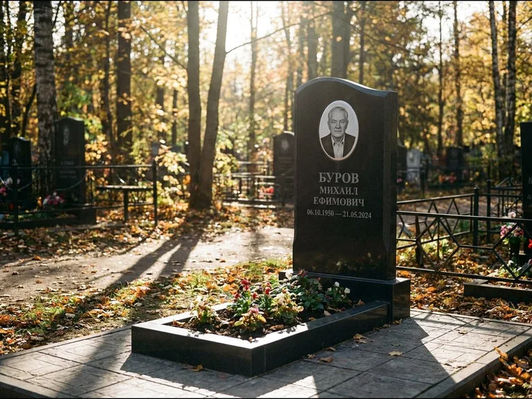 Овальный керамический портрет — установленная работа в Ярославле