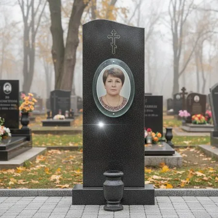 Овальный портрет на стекле 240×300 мм на памятнике в Ярославле
