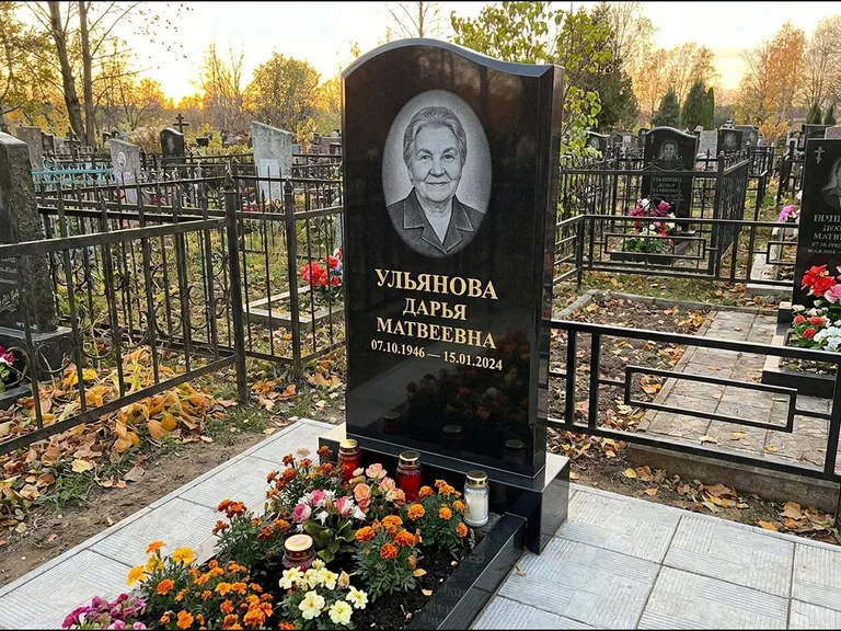 Гравировка портрета на чёрном граните — выполненная работа 12 в Ярославле