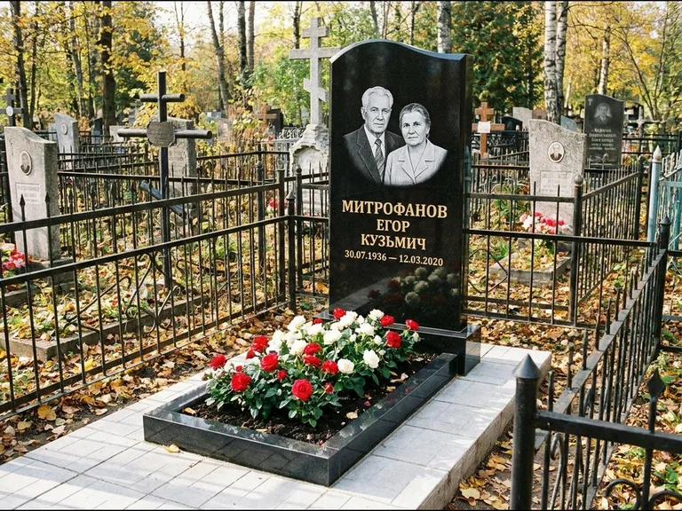 Гравировка портрета на чёрном граните — выполненная работа 17 в Ярославле