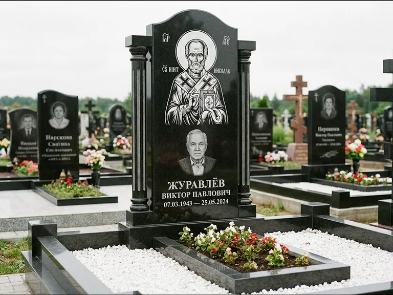 Памятник с гравировкой иконы — икона в резном киоте, работа «Верещагина» в Ярославле