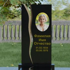 Вертикальный памятник из гранита для одного - П001