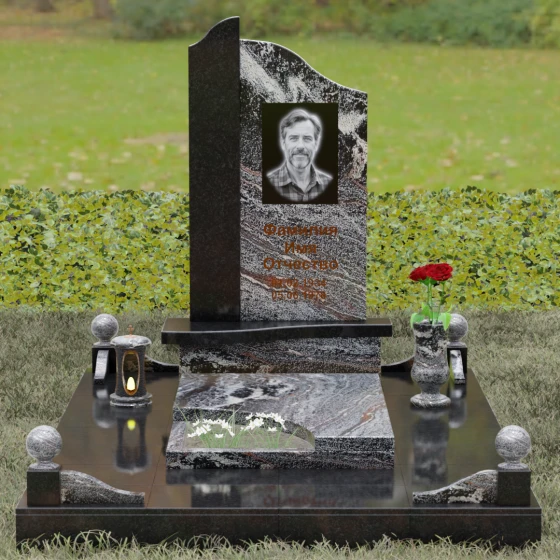 Памятник асимметричной формы с плавными волнами, гранит амфиболит, вид 2