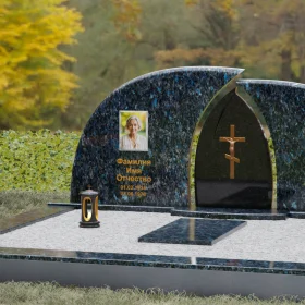 Горизонтальный комбинированный памятник с крестом для двоих - П116