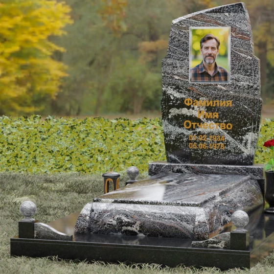 Вертикальный гранитный памятник с диагональным срезом, гранит амфиболит, вид 4
