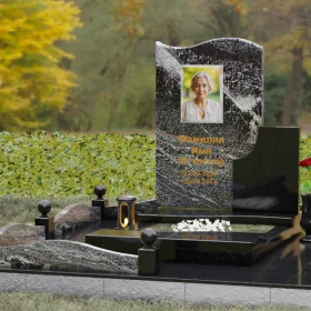 Комбинированный вертикальный памятник - П151