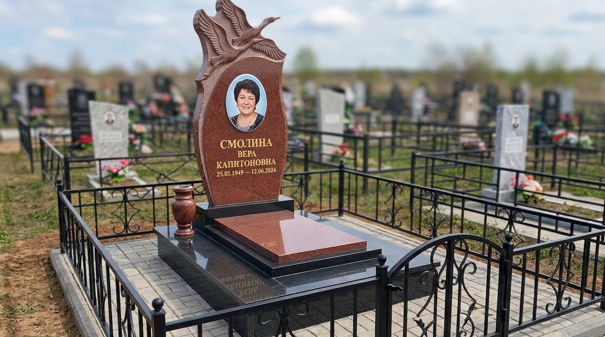 Пример дизайна: Комбинированный памятник с птицами Арка — фото и цена